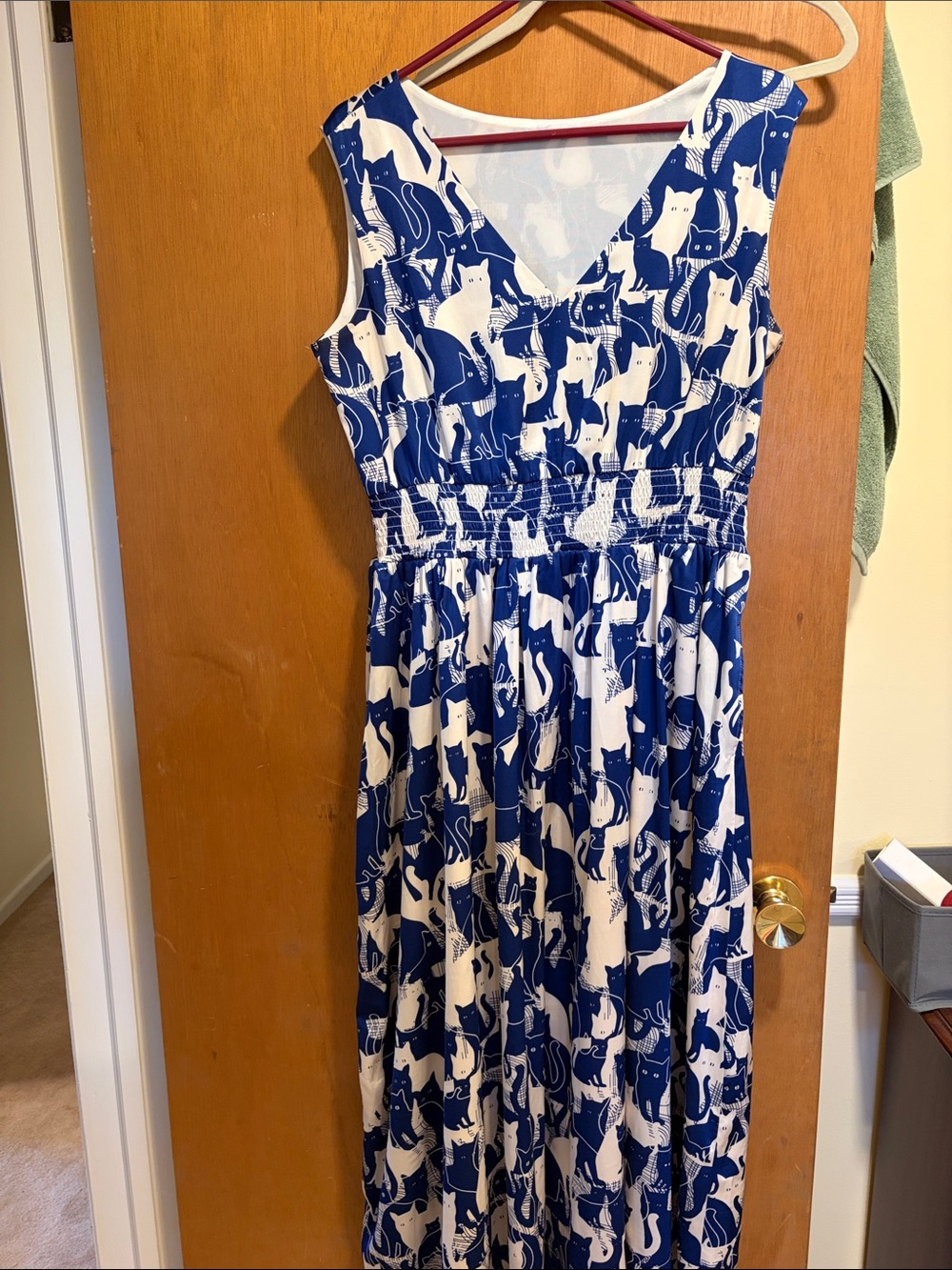 Sleeveless Blue and White Cat Print Maxi Dress